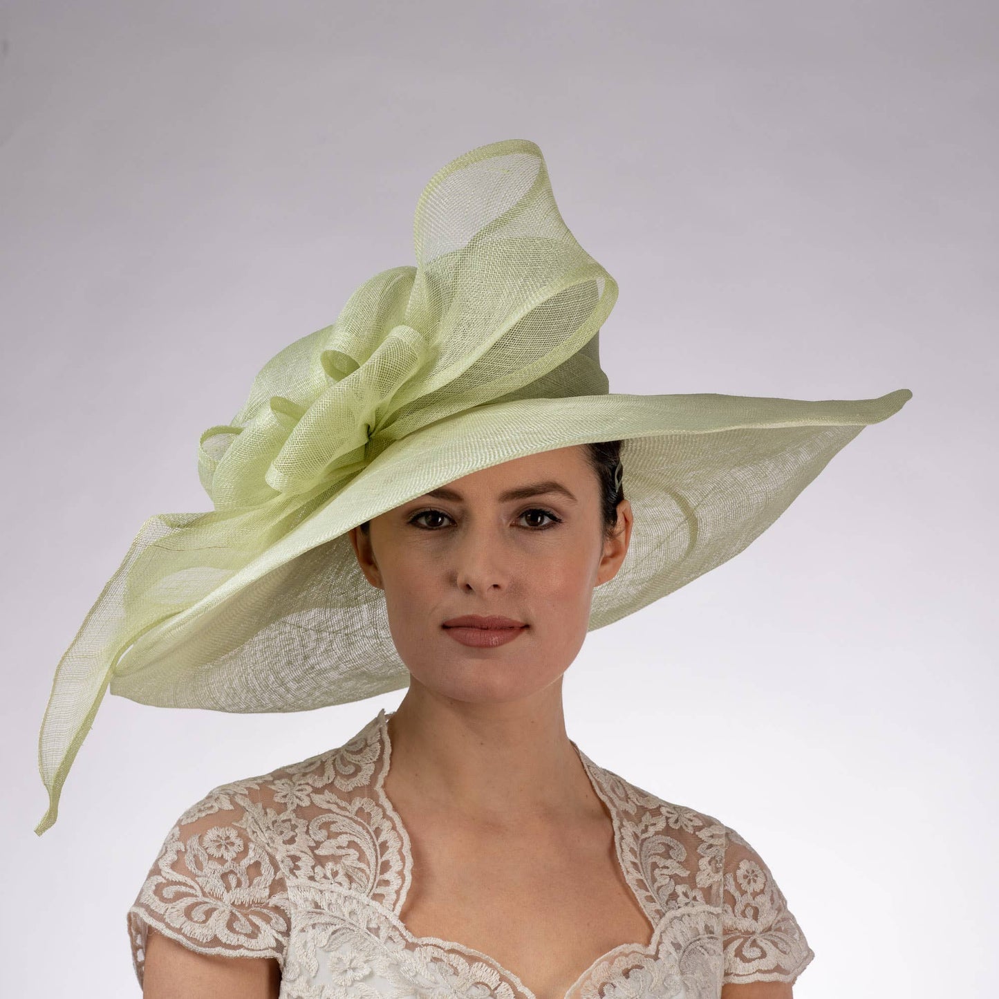 116033 | Large Wrapped Abstract Bow Sinamay Hat