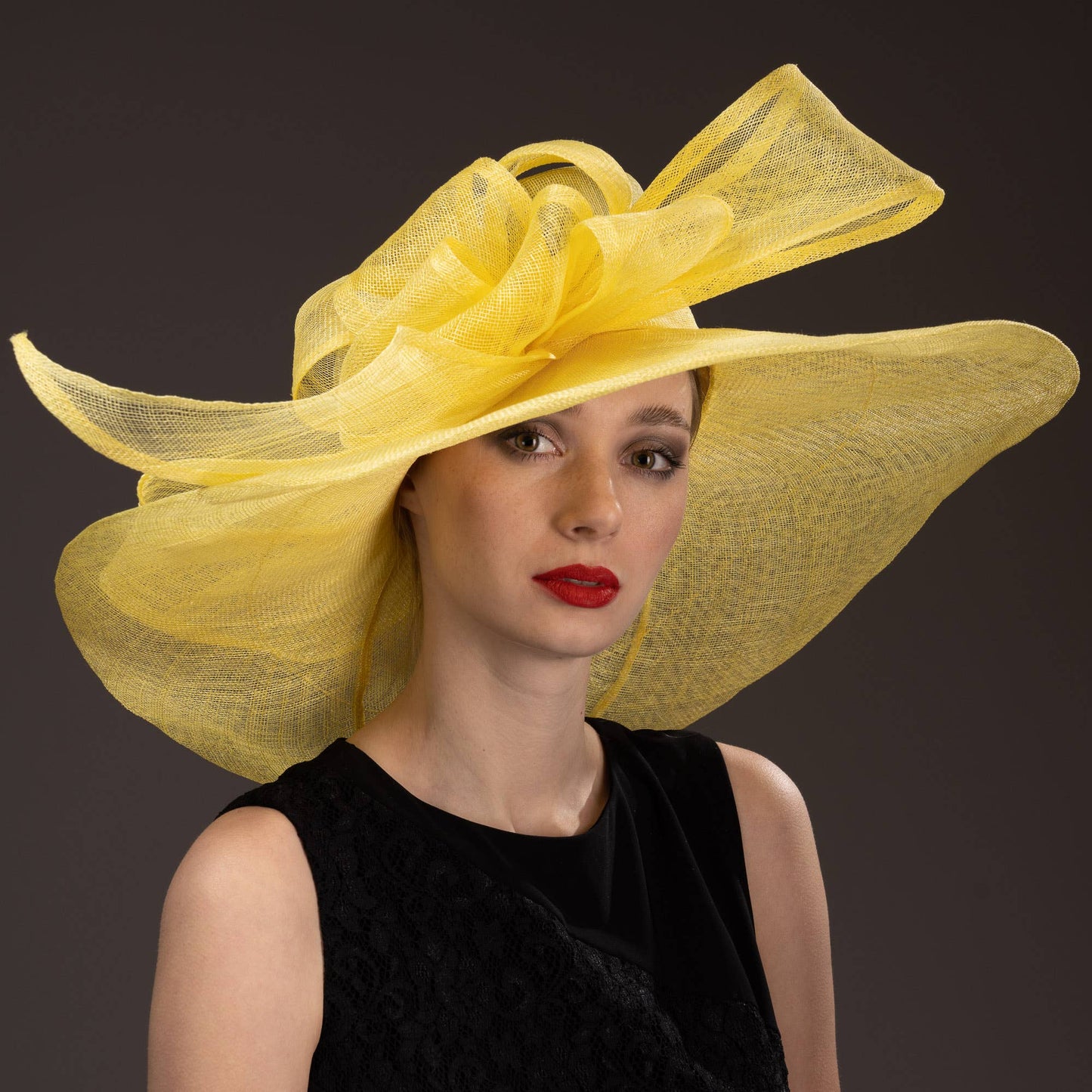 116033 | Large Wrapped Abstract Bow Sinamay Hat